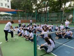 Học Tennis cùng Tu Doan - Hình thức học theo nhóm 
Forehand, Backhand, Serve, Rally and Score - 1
