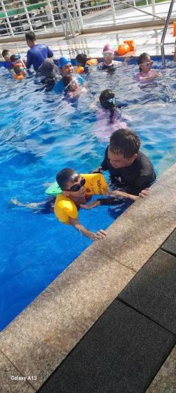🏊‍♀️전문성과 풍부한 경험을 갖춘 강사진이 진행하는 체계적인 수영 수업 - 2