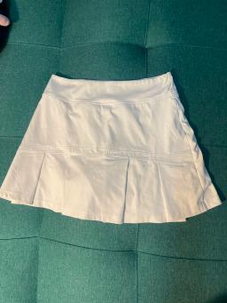 Chân váy thể thao trắng size L - 1