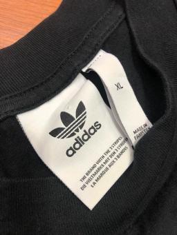 Adidas tshirt 
Items like new - 1