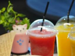 We sell handmade toast and various beverages. - 4