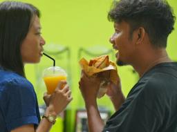 We sell handmade toast and various beverages. - 7